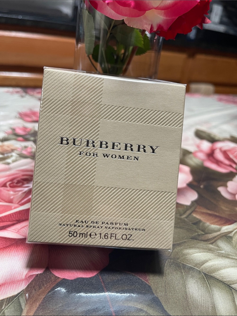 Burberry Women Eau de Parfum - Golden Yellow Bottle - Picture 2 of 6